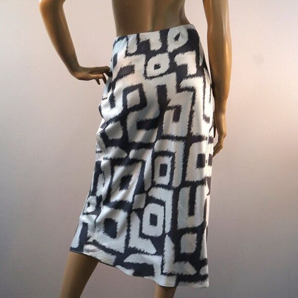 Bliss Silk Draped Skirt Banana Republic Cosmic Ikat Print Size 2 - Picture 4 of 10